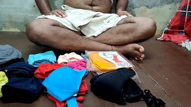 पैंटी खरीदने गही थी तब पैसा नही था तो पैन्टी बेचने वाले  अंकल ने चोदा