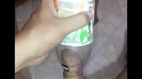 v. una botella de Jumex