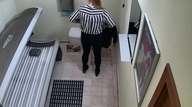 y. playing with pussy in Solarium Tube